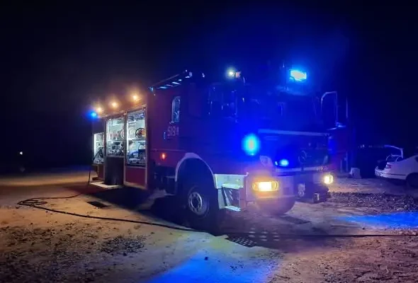 Pożar samochodu osobowego w Osownie. Interweniowały zastępy z Radzynia Podlaskiego i Bork