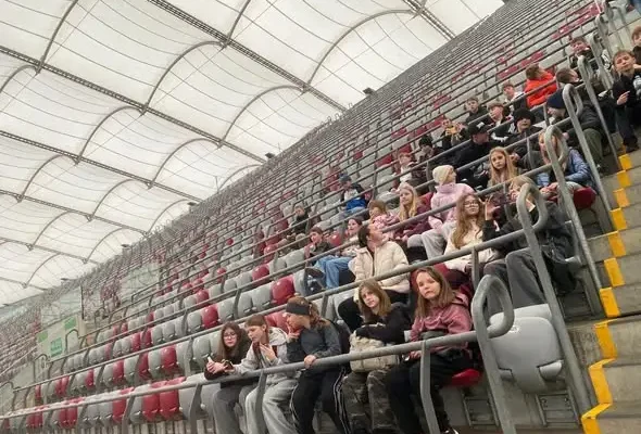 Piątoklasiści odkrywali Warszawę – nauka, sport i historia w jednym dniu