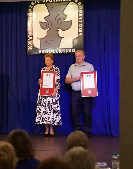 Medale i dyplomy dla GOK w Kąkolewnicy na 40-lecie