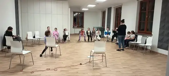 CKI w Czemiernikach tętni życiem: warsztaty filmowe, plastyczne i teatralne dla dzieci