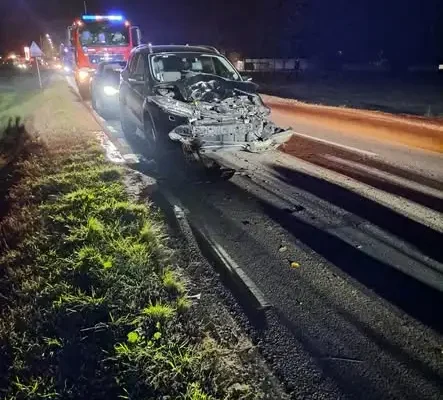 Kolizja auta osobowego z ciągnikiem rolniczym w Kąkolewnicy